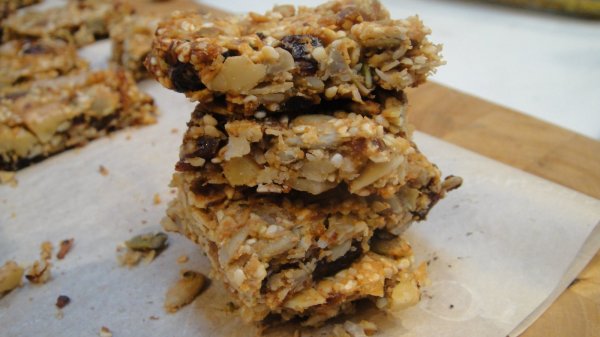 Paleo Lemon Cranberry Granola Bar-007