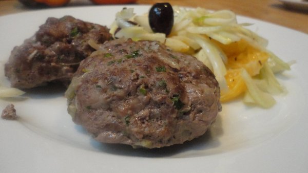maple-fennel-grassfed-beef-and-pork-burger-014
